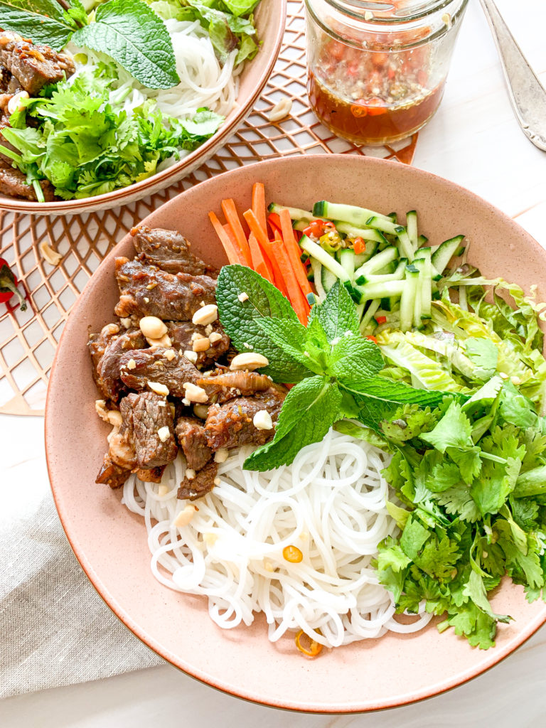 Fresh, Fragrant and Spicy Vietnamese Beef Noodle Salad - Bun Bo Xao ...