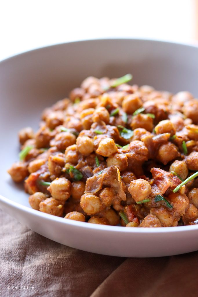 Indian Chana Masala - Aromatic Curried Chickpeas - Chilli & Life